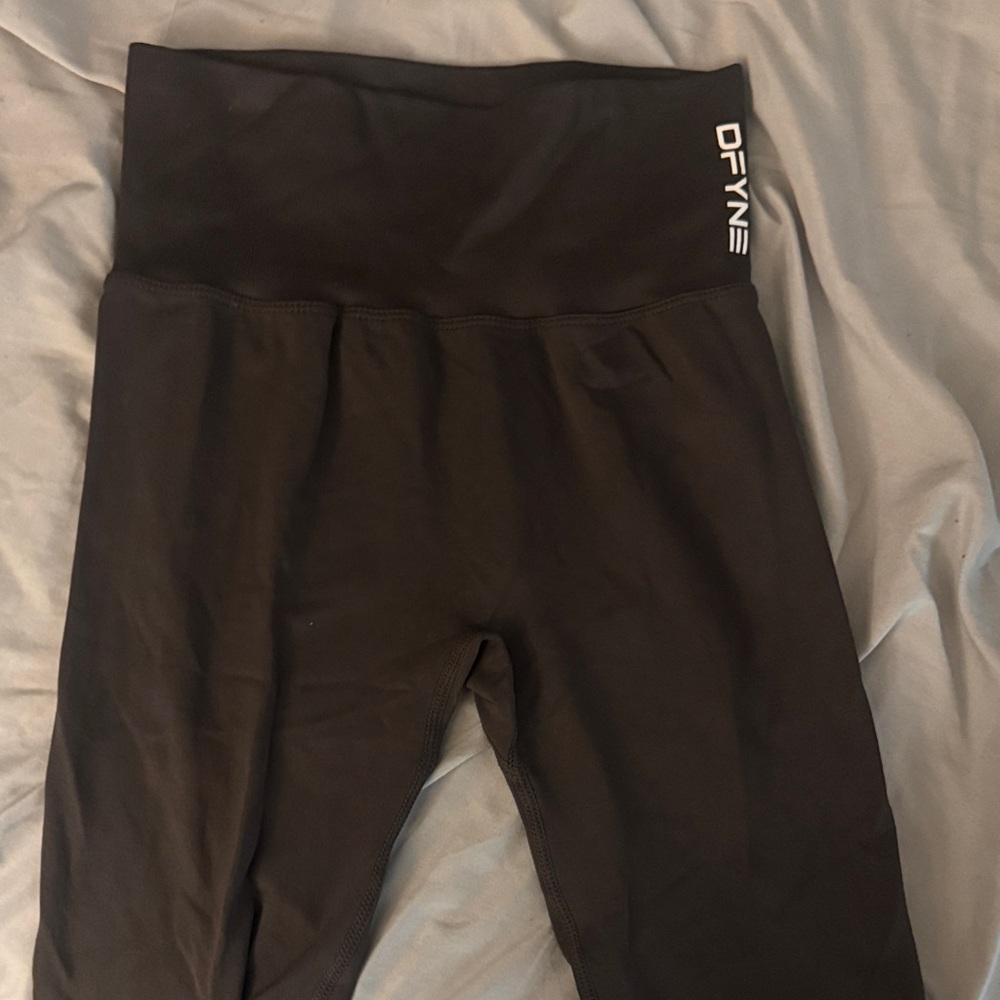 Dfyne espresso brown dynamic leggings size small